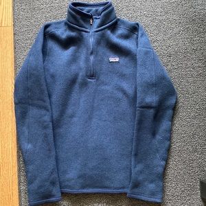 Women’s navy blue Patagonia fleece pullover size small great condition
